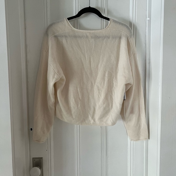NWT Aritzia 100% Genre Cashmere Sweater - Picture 6 of 8